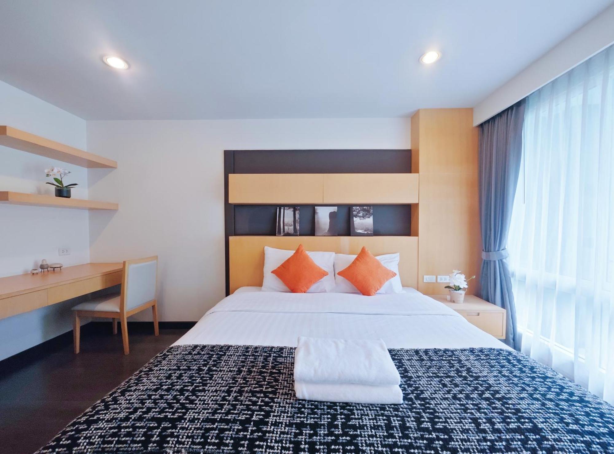 Aparthotel One 3*