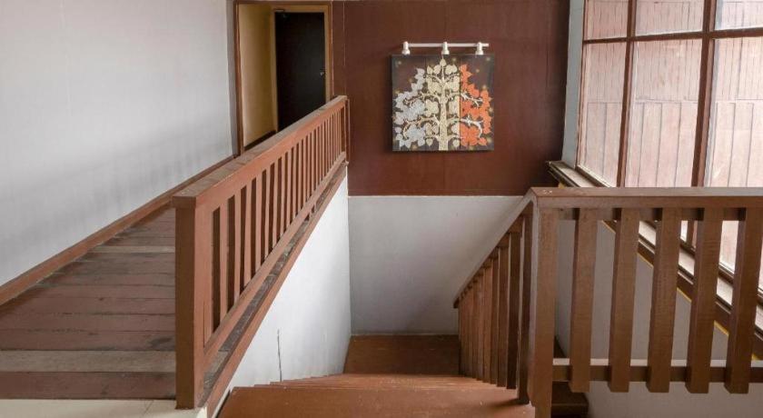 Oyo 1089 Baan Boran Hotel 2*