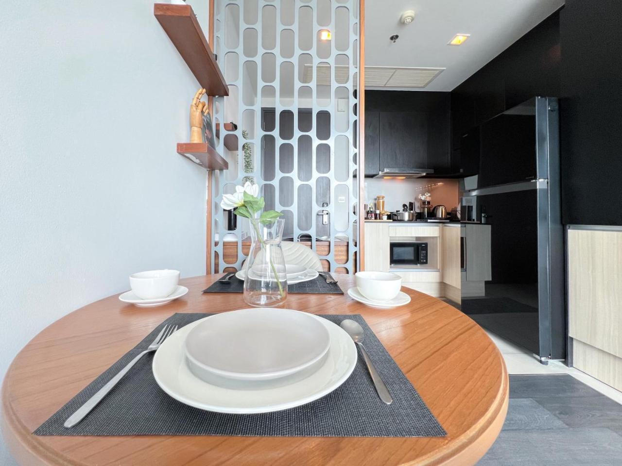 Vakantiehuis Urban Chic Living - 1br - Ultra Fast Wifi - Bts Asoke Bangkok