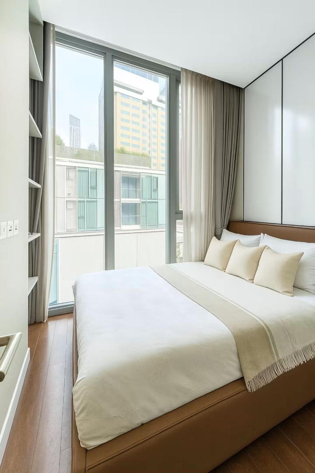 Luxury Modern Location Nana Asoke 65sqm 2 Bed 2 Bathroom Sleeps 4 Apartment *
