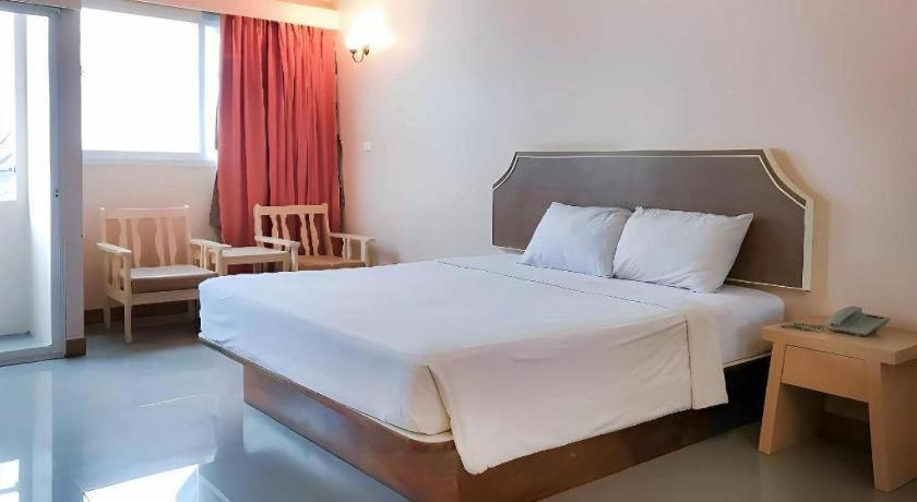 Hotel J Two S Pratunam 2*