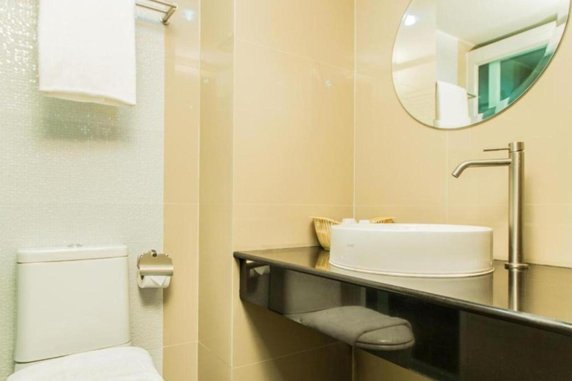 Deco Lux Hotel *
