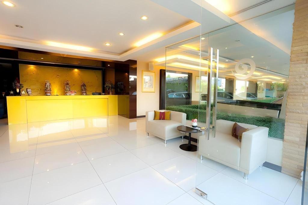 The Airport & Hotel 3*