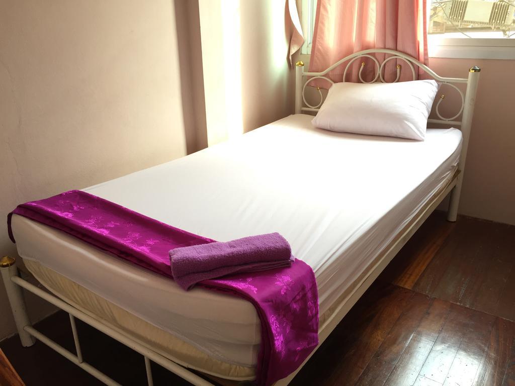 Honey Place Guesthouse,special Rate For Long 2* Bangkok
