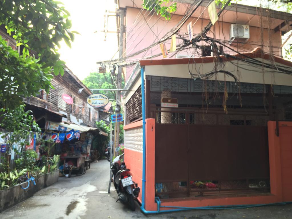 Honey Place Guesthouse,special Rate For Long Guest house Bangkok