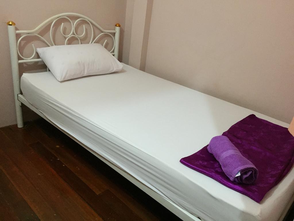 Honey Place Guesthouse,special Rate For Long 2* Bangkok