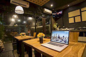 Hostel D-box *