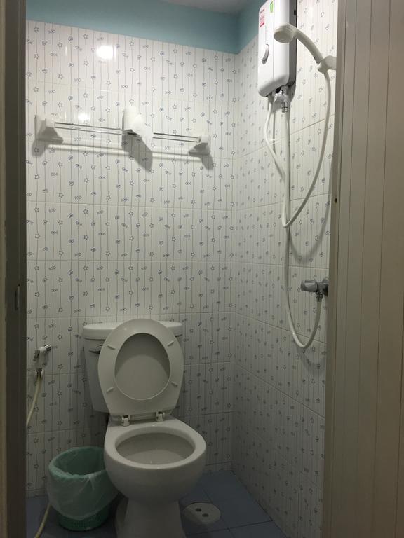 Guest house Ricos Honey Place 2*