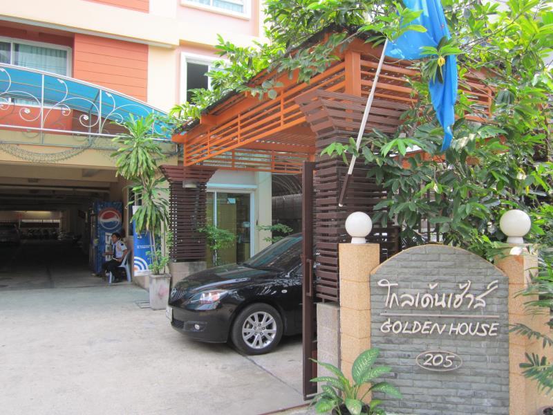 Motel Golden House @ Onnut Station Bangkok