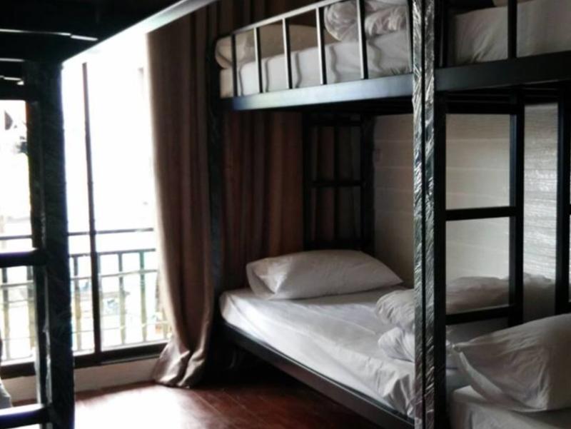 Hostel The Glory Bangkok