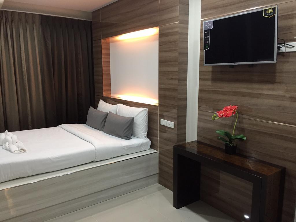 Hostel D-box *