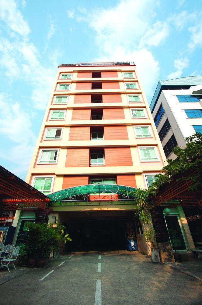 Motel Golden House @ Onnut Station Bangkok