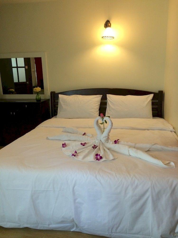 Leela Boutique 2*