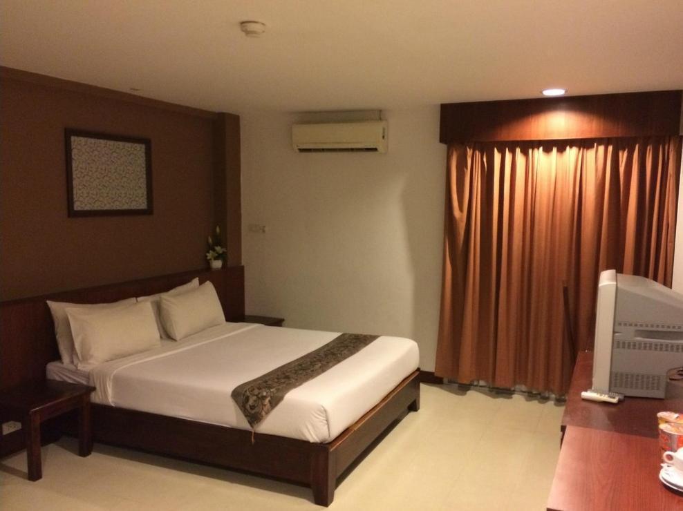 Floral Shire Suvarnabhumi Airport Hotel