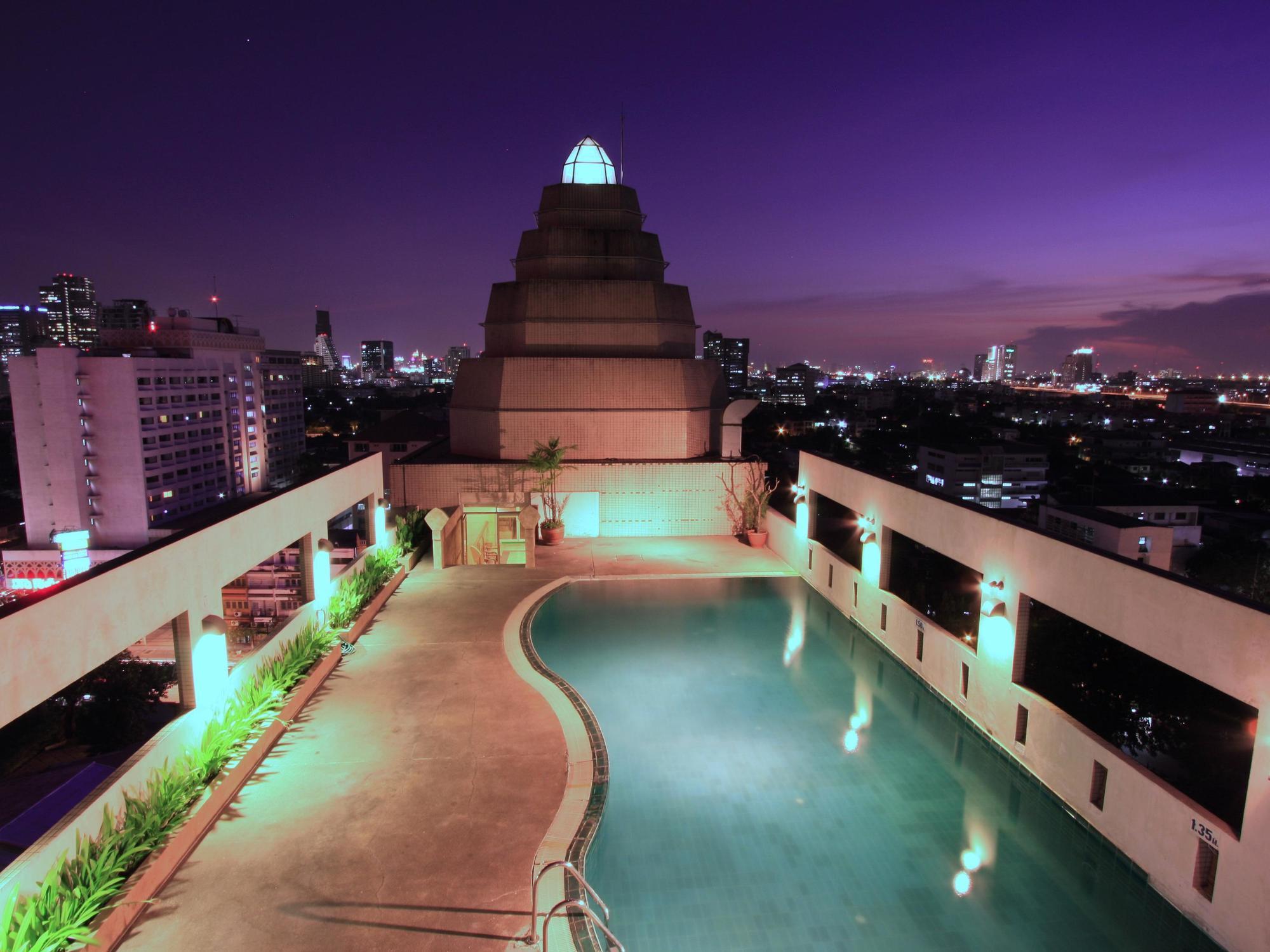 Karnmanee Palace Hotel 4*