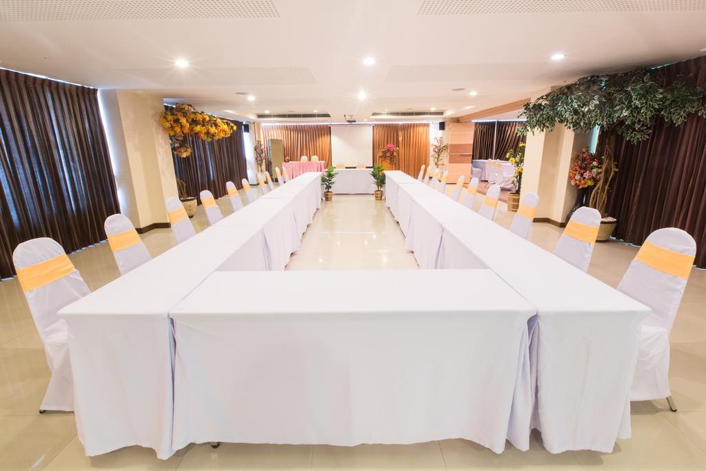 Three Seasons Bangkok Hotel 5*