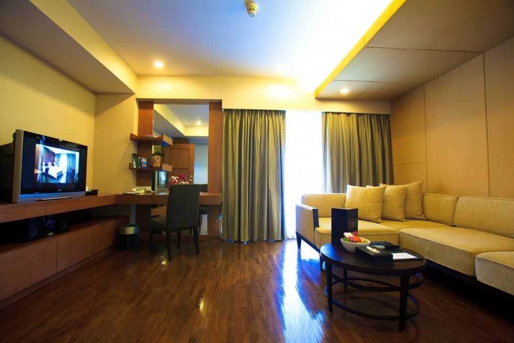 Furamaxclusive Sathorn, Hotel
