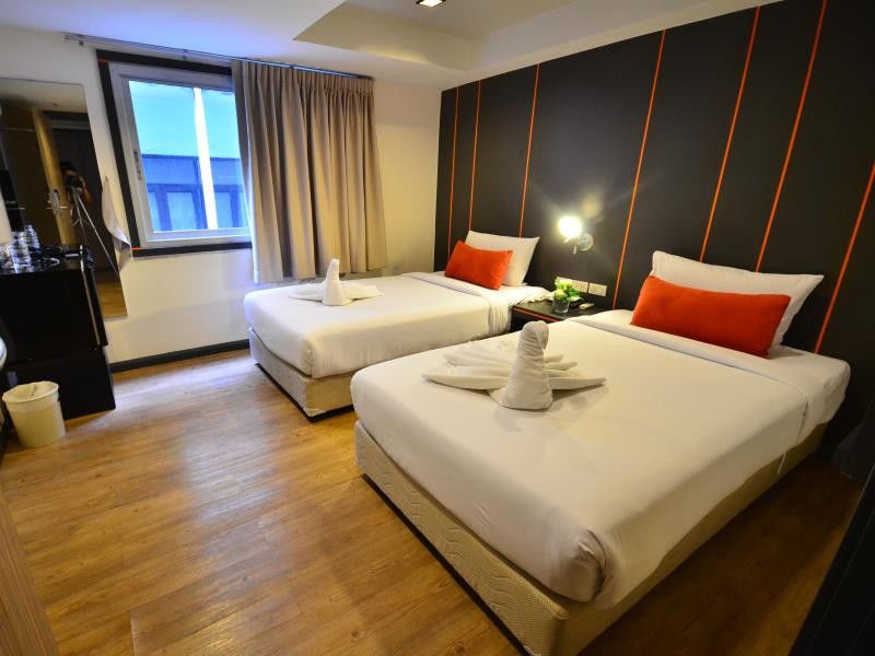 Hostel H2 *