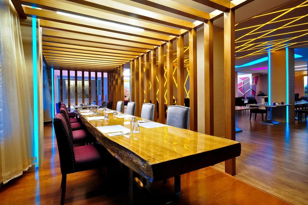 One One Hotel 3*
