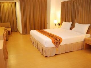 Three Seasons Bangkok Hotel 5*