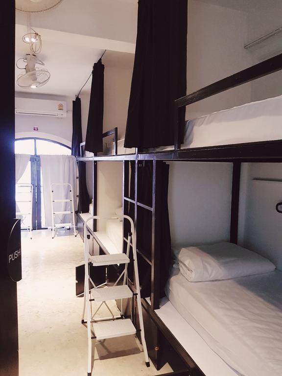 Hostel Seek Sleep