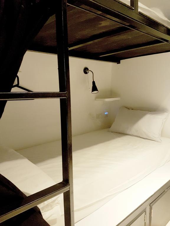 Seek Sleep Hostel *
