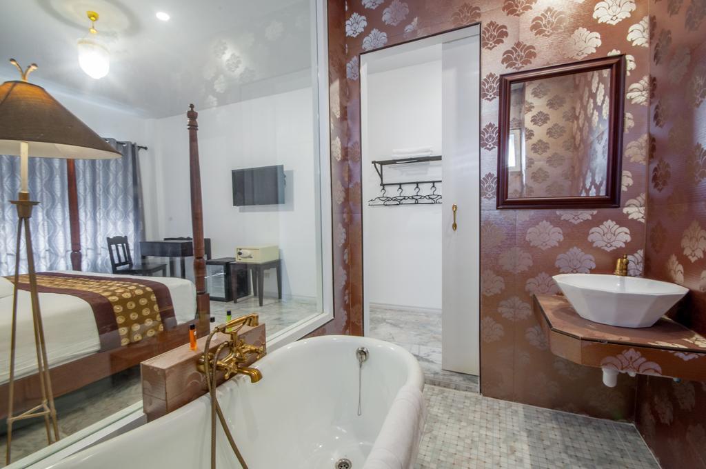 Dharasom' S Colonial House Hotel 3*
