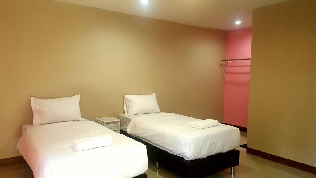 Wanderlust Hostel *
