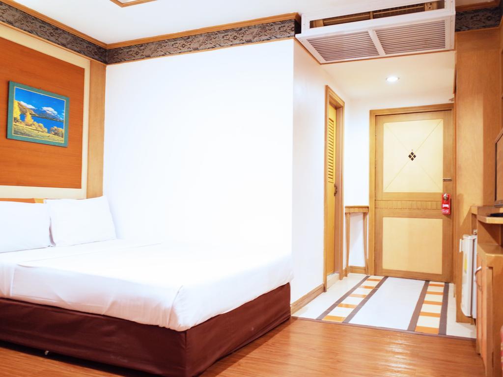 Bavana Hotel 3*