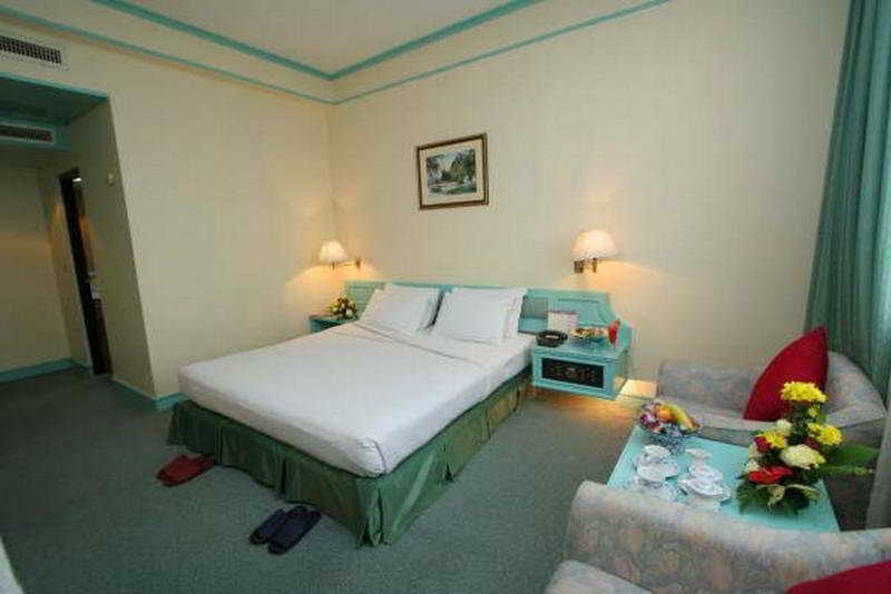 Louis Tavern 3* Bangkok