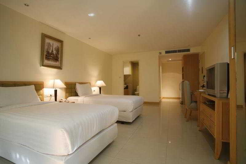 Hope Land Sukhumvit 24 Hotel