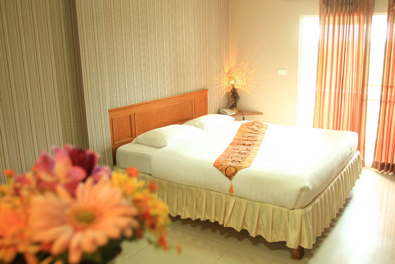 Convenient Resort, Suvarnabhumi Airport Hotel