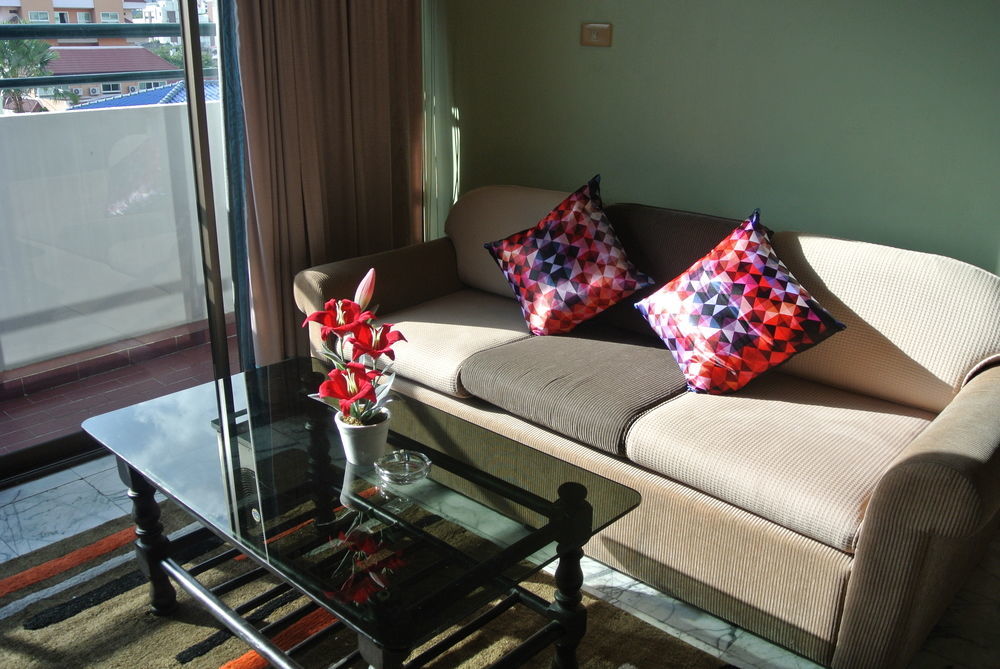 At Paradise 3* Bangkok