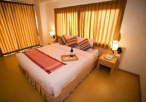 Three Seasons Bangkok Hotel