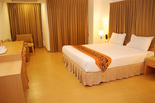 Three Seasons Bangkok Hotel 5*