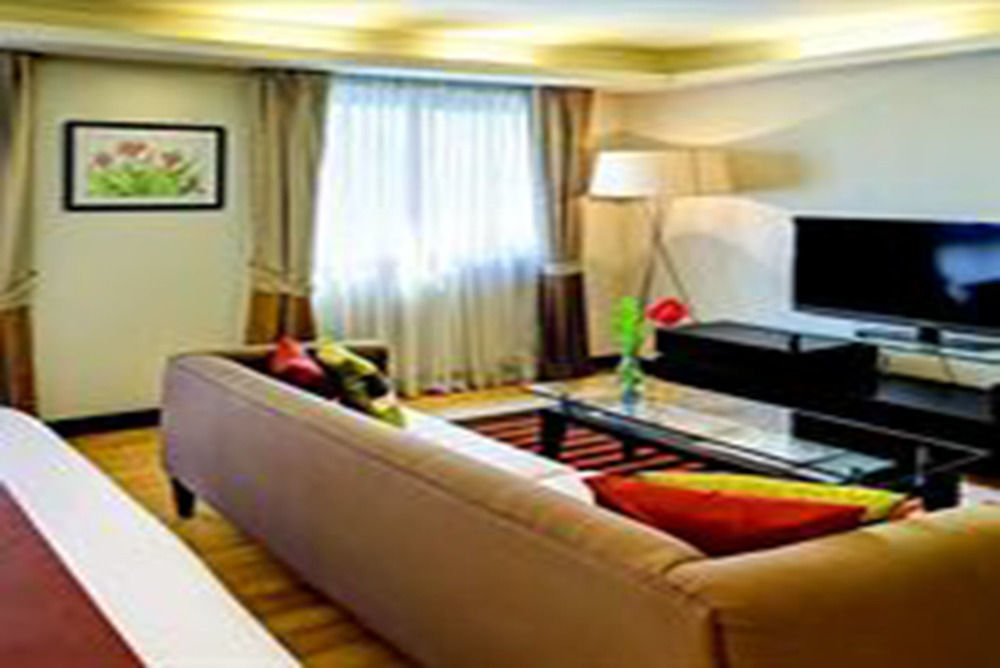 Radisson Chateau De Hotel 4*