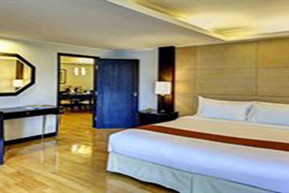Radisson Chateau De 4* Bangkok