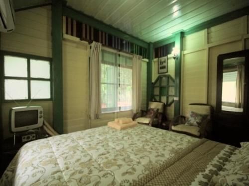 Baan Tepa Boutique House Bed & Breakfast