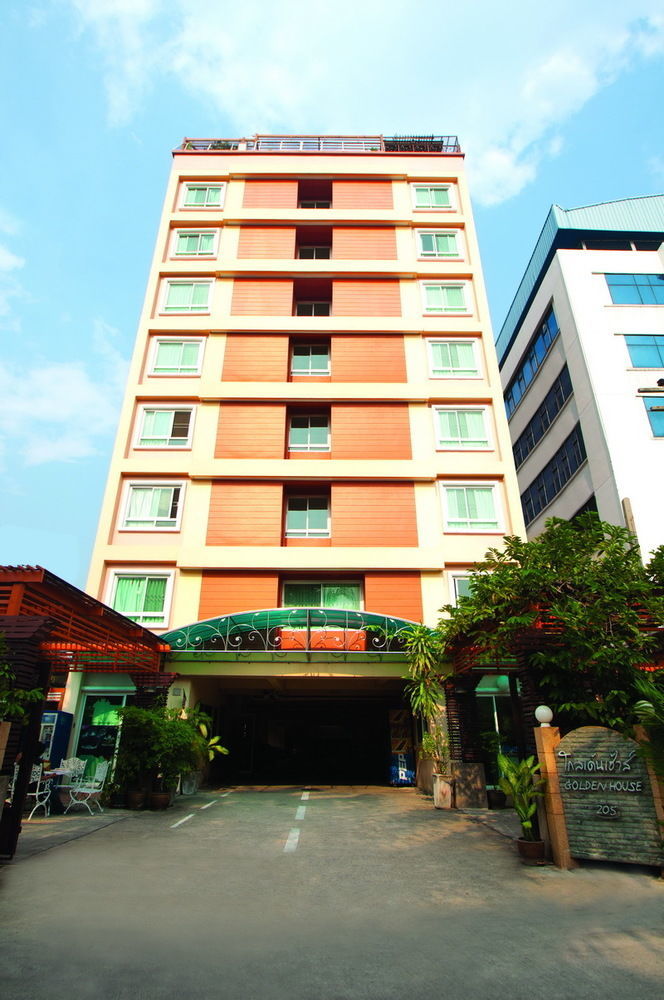 Golden House @ Onnut Station Bangkok