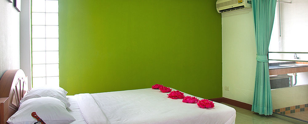 Motel Golden House @ Onnut Station 2*