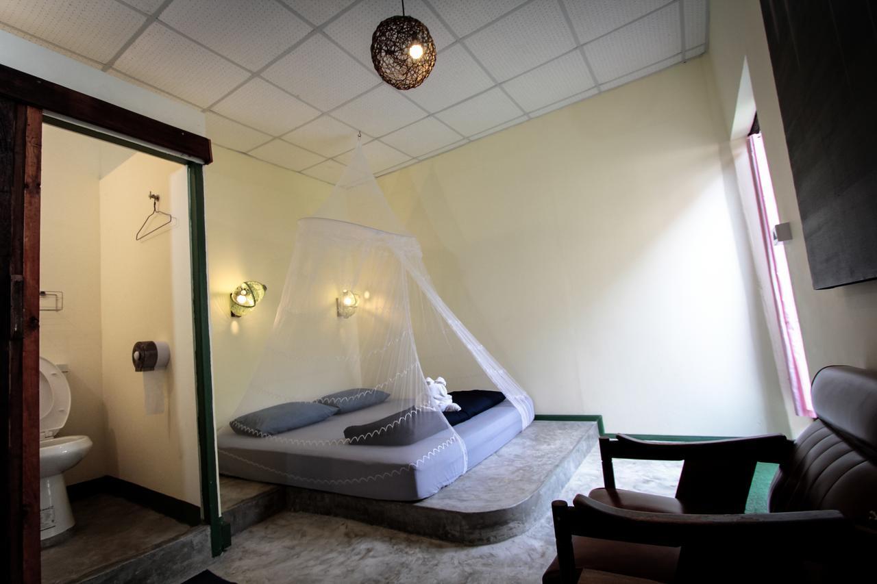 A Day In A Life & Gallery Hostel