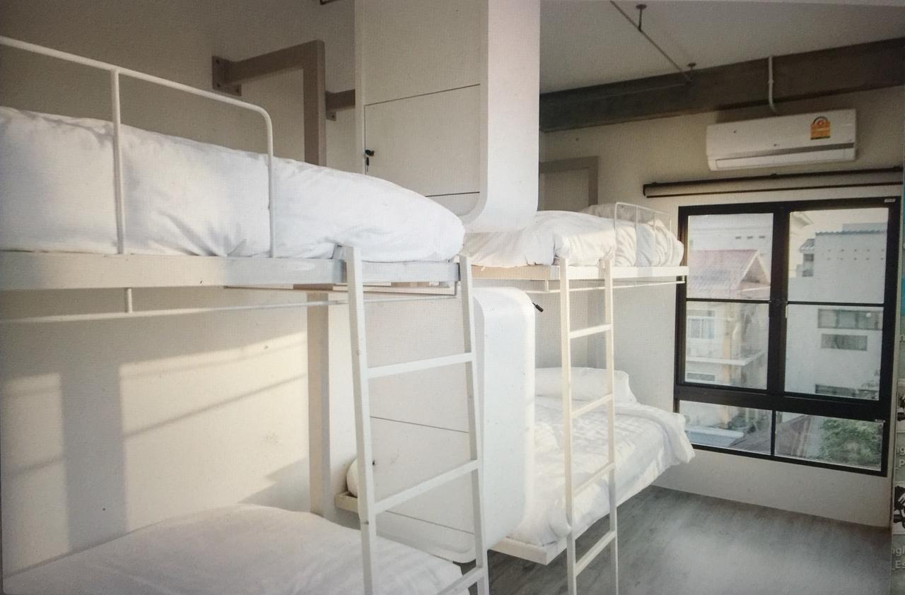 Bedspread (adults Only) Hostel
