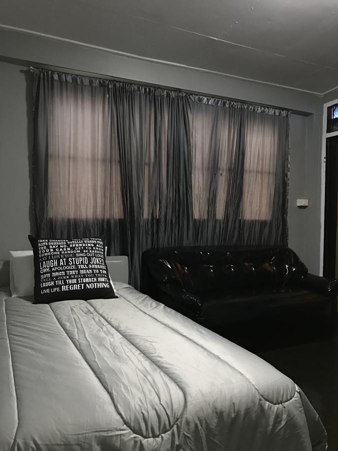 Add Vipavadee 42 Hostel *
