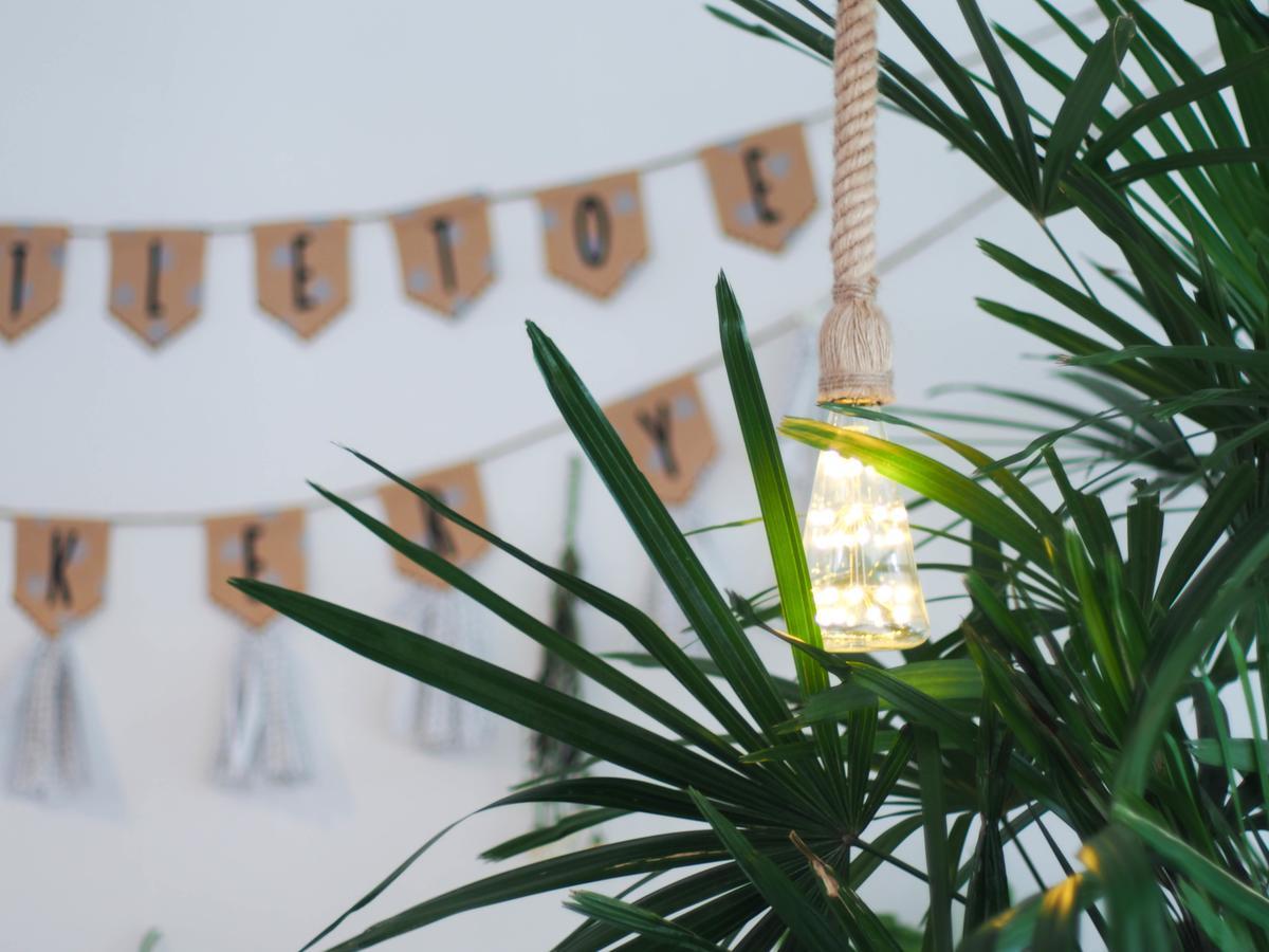Mistletoe Bakery & Hostel