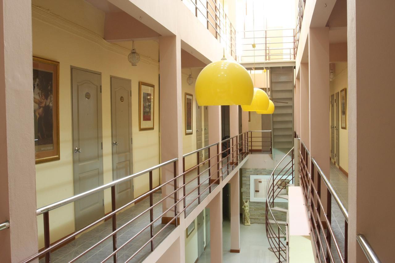 Pr Place Hotel