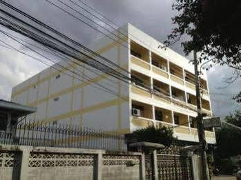 A&m By Eiji Apartment Bangkok