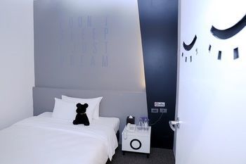 Hostel Sleep Box By Miracle -booked On Hourly Basis Bangkok