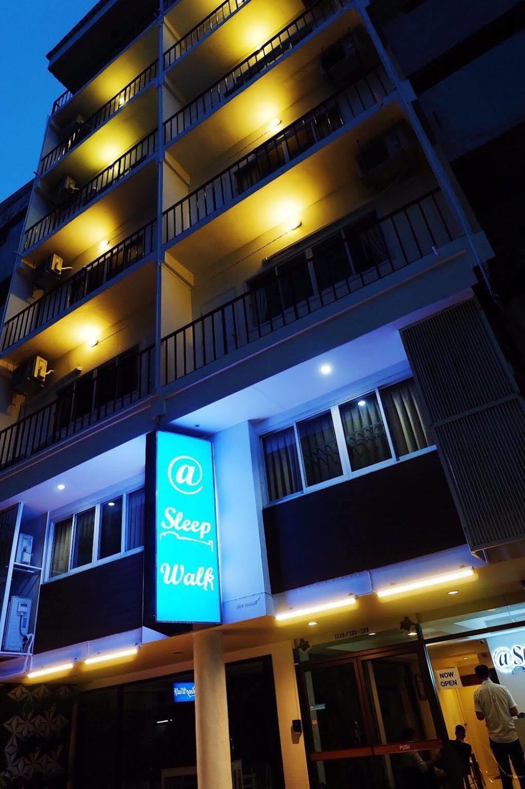 @sleep Walk Hostel *