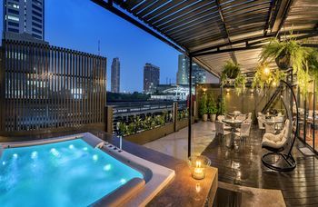 The Posh Phayathai Hostel