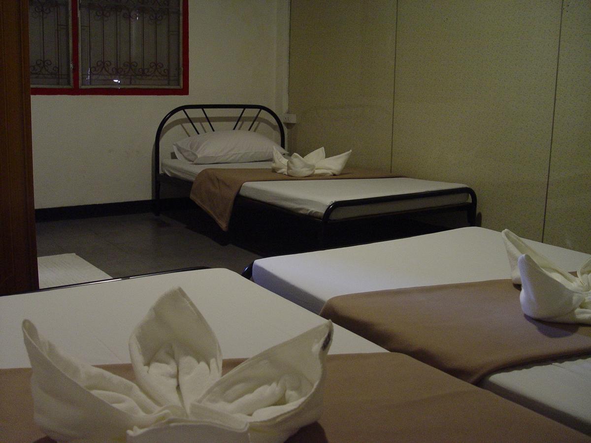 Hostel U *